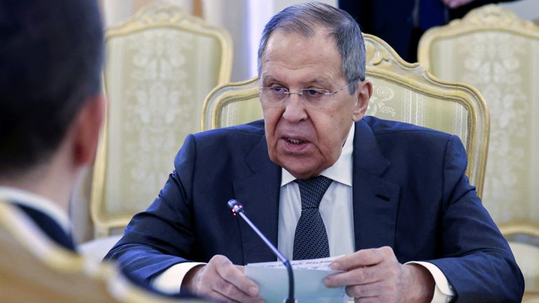 Sergei Lavrov se účastní setkání se svým srbským protějškem Marko Djuricem v Moskvě.  Pic: Reuters