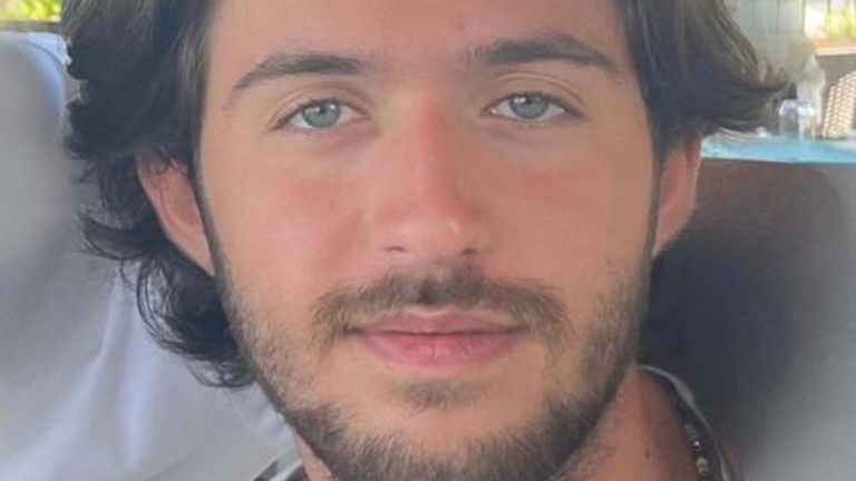 Omer Shem Tov, 21, převzat z Nova Festivalu. Obrázek: Přiveďte je hned domů