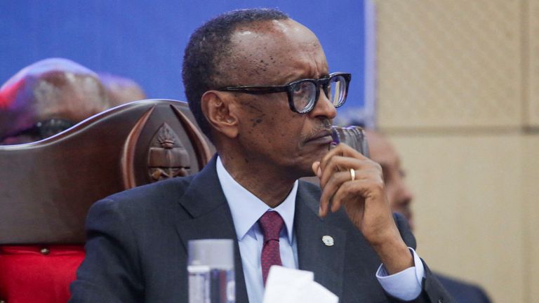 Prezident Rwandy Paul Kagame se účastní společného summitu delegátů z jihoafrické rozvojové komunity (SADC) a východoafrického společenství (EAC), aby diskutoval o konfliktu ve východním Kongu, v Dar es Salaam, Tanzania 8. února 2025. Reuters/Emmanuel Herman