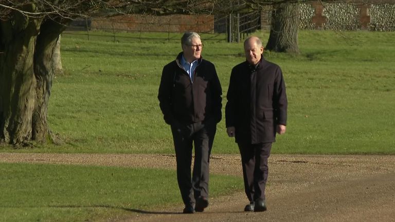 Sir Keir Starmer přivítal německého kancléře Sholze do svého venkovského domu v Buckinghamshire.