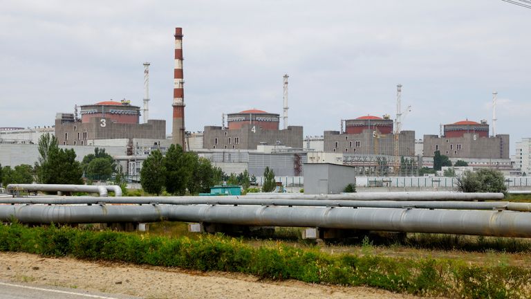 Pohled ukazuje jadernou elektrárnu Zaporizhzhia během návštěvy odborníka Mezinárodní atomové energie (IAEA) v průběhu konfliktu Ruska-ukrajiny mimo Enerhodar v regionu Zaporizhzhia, rusky kontrolované ukraine, 15. června 2023. Reuters/Alexander Ermochenko.