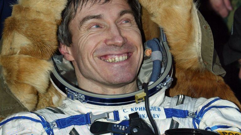 Ruský kosmonaut Sergei Krikalev se usmívá po návratu z vesmíru v roce 2005. File Pic: Reuters