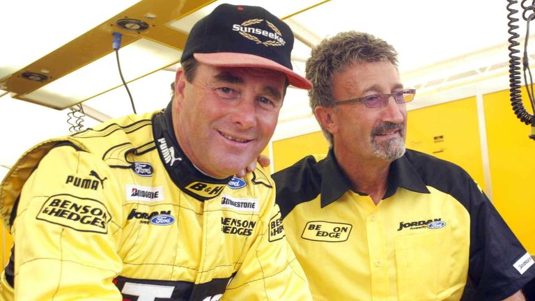 Nigel Mansell s šéfem týmu Jordan Eddie Jordan.  PIC: Akční obrázky/Reuters