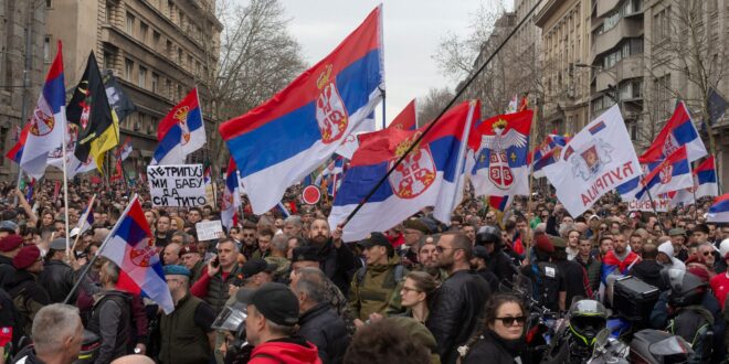 Desítky tisíc se shromáždily proti srbské vládě v největší výzvě, která ještě předseda vláda | Světové zprávy