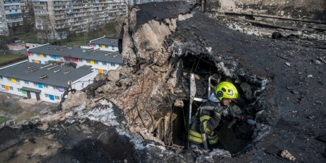 Nejméně sedm zabitých při útocích ruských dronů na Ukrajinu před mírovými rozhovory | Světové zprávy