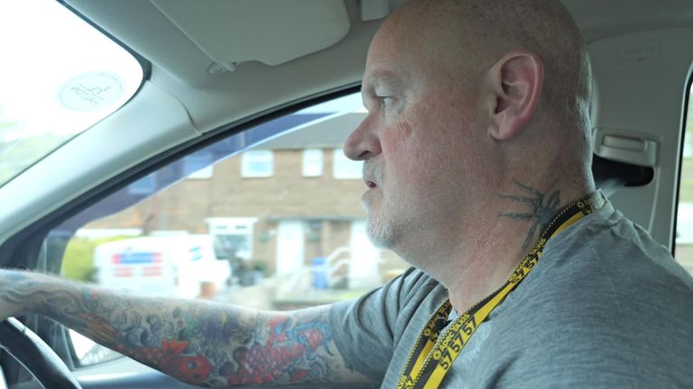 Řidič taxi Mike Holland hlasoval pro práci po celá desetiletí, ale dívá se na liberální demokraty a zelené, nebo nemusí hlasovat
