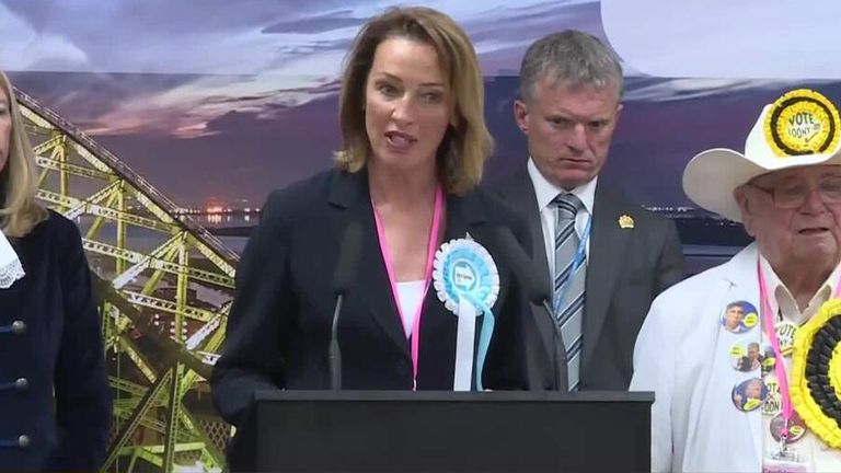 Reformní vítězství Runcorn a Helsby.