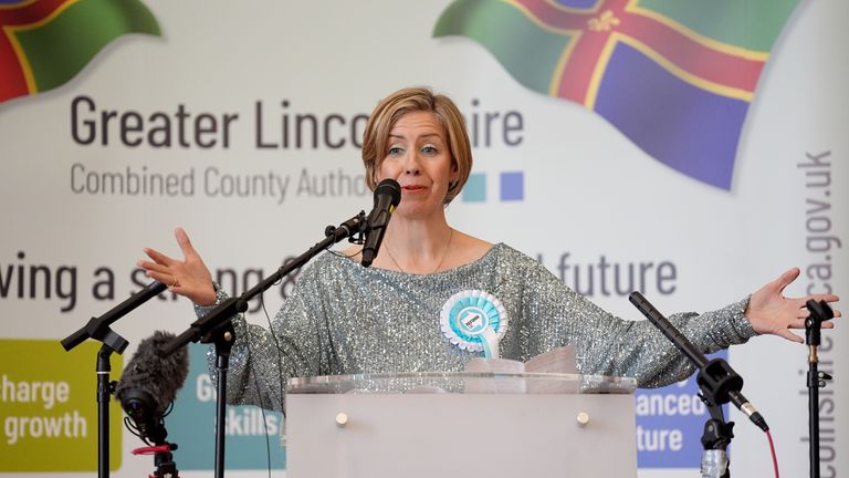 Reformní kandidátka UK Andrea Jenkyns vystoupí poté, co vyhrála volby pro starostu Greater Lincolnshire.  Pic: Pa