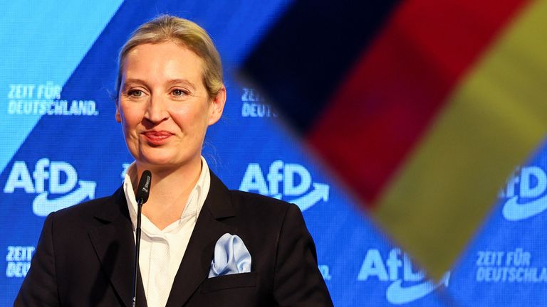 Kandidát na kancléře a spoluzakladatele krajně pravicové alternativy pro Německo pro Německo (AFD) strana Alice Weidel reaguje po volbách na výstupy pro všeobecné volby v Berlíně v Berlíně, 23. února 2025. Reuters/Wolfgang Rattay