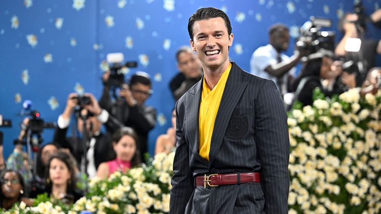 Bílá lotosová hvězda Patrick Schwarzenegger. Pic: Ap