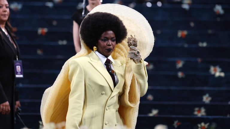 Americká zpěvačka a herečka Janelle Monae s americkým filmovým návrhářem kostýmů Paul Tazewell. Pic: Reuters 