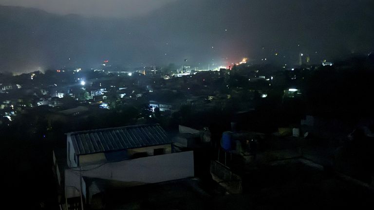 Po explozích byly v Muzaffarabadu zprávy o řezech energie. Pic: Reuters