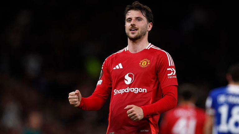 Fotbalový fotbal - Europa League - Semi Final - Druhá noha - Manchester United v Athletic Bilbao - Old Trafford, Manchester, Británie - 8. května 2025 Mason Mount Manchester United slaví po zápasových akčních obrázcích prostřednictvím Reuters/Jason Cairnduff