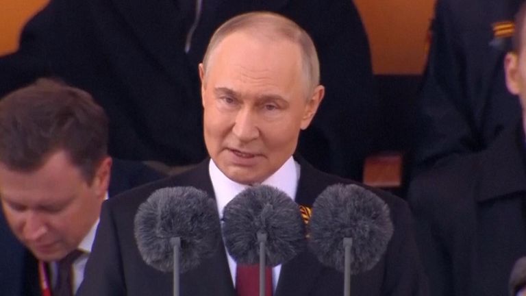 Vladimir Putin hovoří na Parade Victory Day v Moskvě