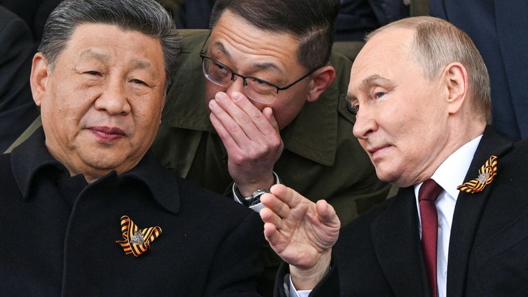 Ruský prezident Vladimir Putin a jeho čínský protějšek Xi Jinping se účastní vojenské přehlídky v Moskvě. Pic: Reuters