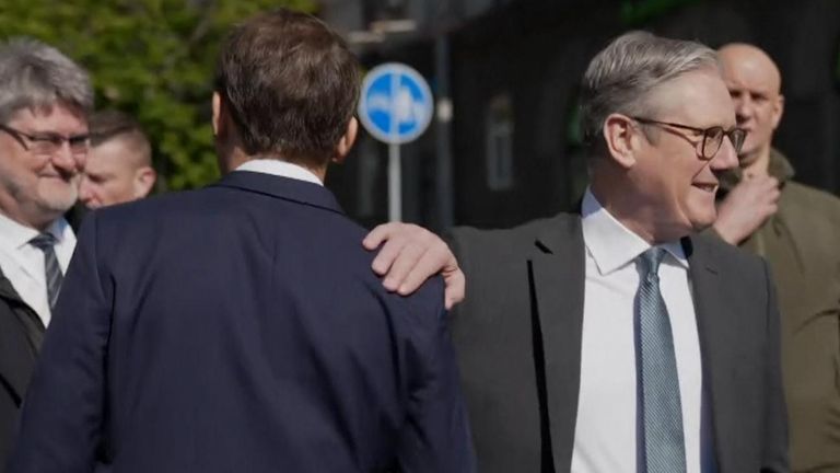 Sir Keir Starmer a Emmanuel Macron prokazují silné pouto, když navštěvují Ukrajinu