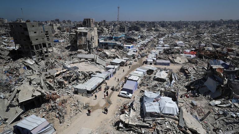 Gaza po asi roce a půl izraelských útocích.  Pic: Reuters/Mahmúd Issa