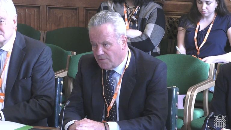 Generální ředitel společnosti Thames Water Chris Weston se objeví před Výborem pro životní prostředí, potraviny a venkovské záležitosti. Pic: PA/House of Commons/UK Parlament