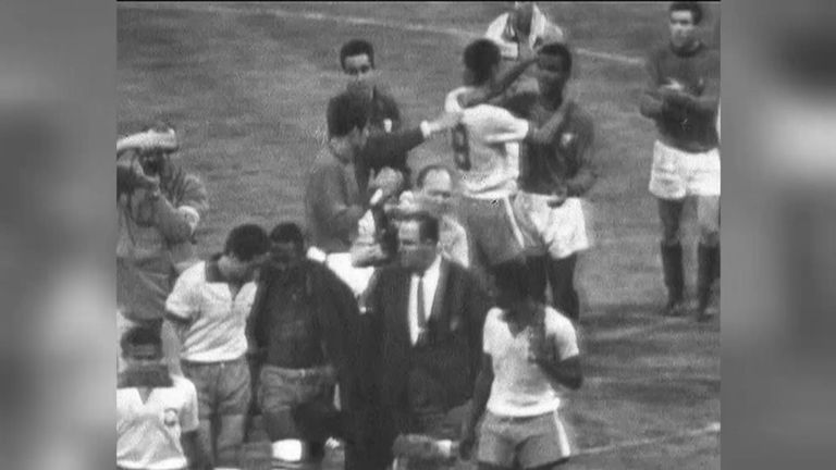 Archivní záběry Evertonu v parku Goodison