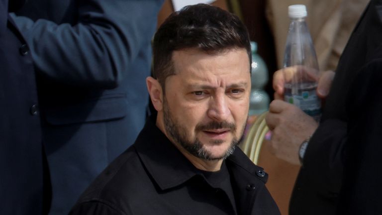Prezident Votodymyr Zelskyy při inauguraci papeže Leo XIV ve městě Vatikánu. Pic: Reuters