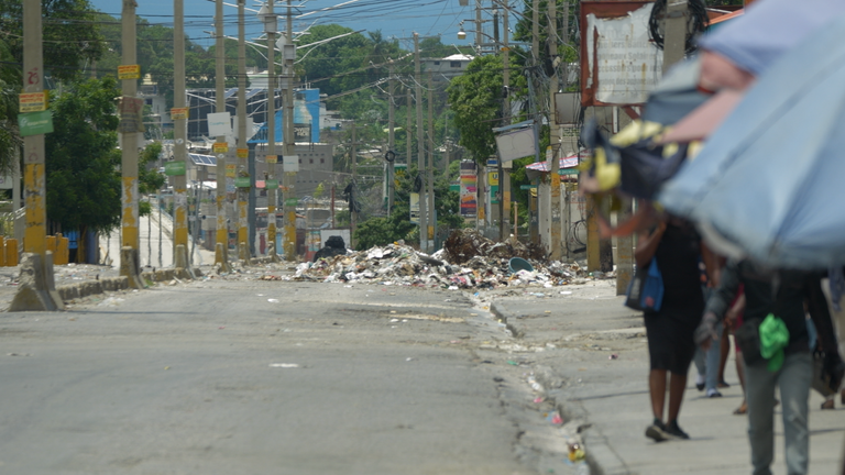 Opuštěná pouliční port-au-prince, Haiti