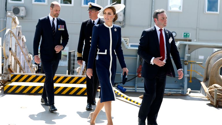 Princ a princezna z Walesu, známá jako vévoda a vévodkyně z Rothesay, když ve Skotsku, se účastní ceremoniálu pojmenování pro HMS Glasgow, na loděnici BAE Systems ve Scotstounu, Glasgow. Datum obrázku: Čtvrtek 22. května 2025. Viz příběh PA Royal Wales. Fotografický kredit by si měl přečíst: Andy Barr/The Scottish Sun/PA ​​Wire