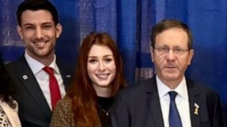 Sarah Milgrim, Yaron Lischinsky a izraelský prezident Isaac Herzog (vpravo). Pic: Sarah Milgrim/LinkedIn