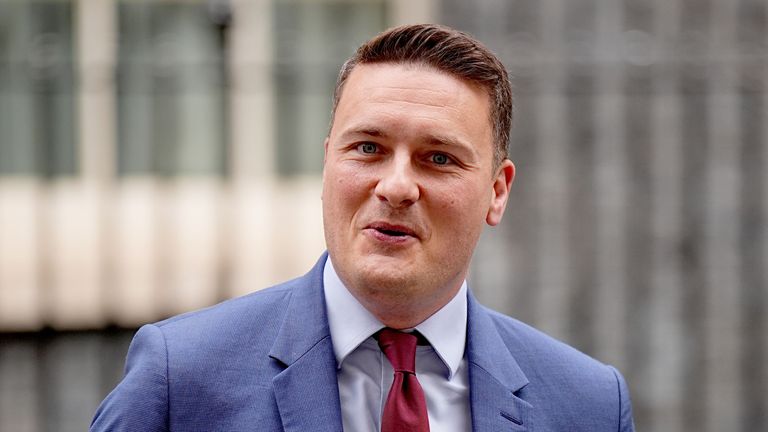 Ministr zdravotnictví Wes Streeting opustí 10 Downing Street v Londýně po schůzce kabinetu. Datum obrázku: Úterý 6. května 2025. Foto kredit by si měl přečíst: Aaron Chown/PA Wire 