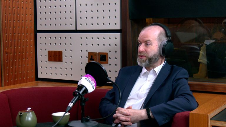 Obchodní sekretář Jonathan Reynolds říká, že zimní palivo U-otočení dojde, pouze pokud je ekonomika „dostatečně silná“.