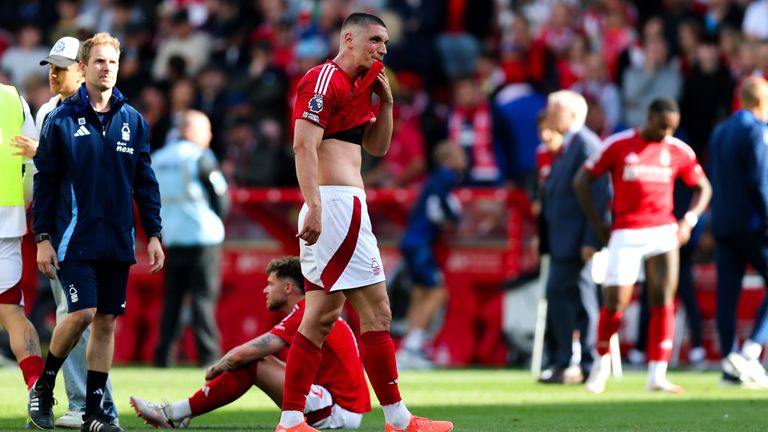 Nikola Milenkovic Nottingham Forest vypadá po zápase Premier League na pozemku v Nottinghamu. Datum obrázku: neděle 25. května 2025.