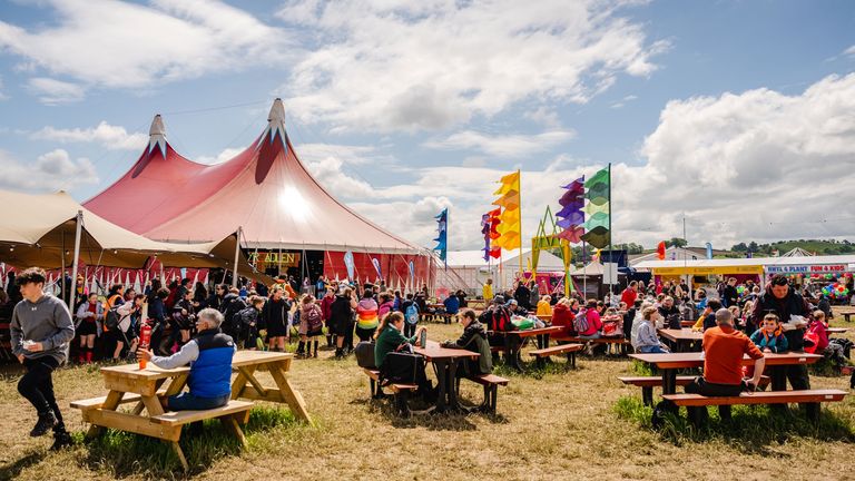 2024 Eisteddfod yr Urdd "Maes" V Meifodu, Powys. Každoroční mládežnický festival je největším evropským turistickým festivalem mládeže. Pic: Urdd Gobaith Cymru