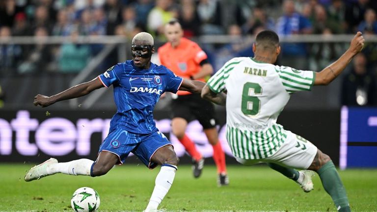 Chelsea's Moises Caicedo (vlevo) skóroval čtvrtý gól hry. Pic: Pa