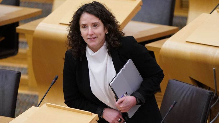 Tajemník kabinetu kabinetu Mairi Gougeon pro venkovské záležitosti během otázek prvního minstera ve skotském parlamentu ve Holyroodu v Edinburghu. Datum obrázku: Čtvrtek 8. února 2024.