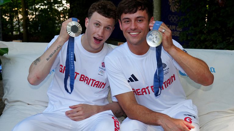 Tom Daley a Noah Williams loni vzali na pařížské olympiádě stříbro. Pic: Pa