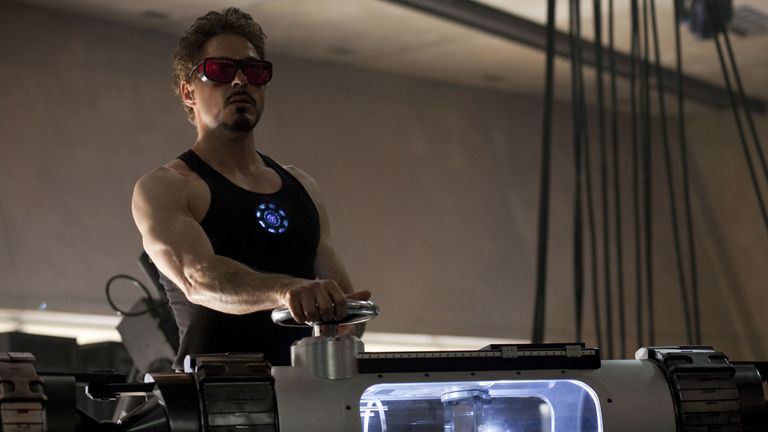 Set 15057738 Obrázek 15057738U Fotograf Marvel/Tha/Shutterstock Iron Man 2 2010 Robert Downey Jr. je zpět jako miliardář Industrial Tony Stark, aka Iron Man, v? Iron Man 2.? 2010 2010