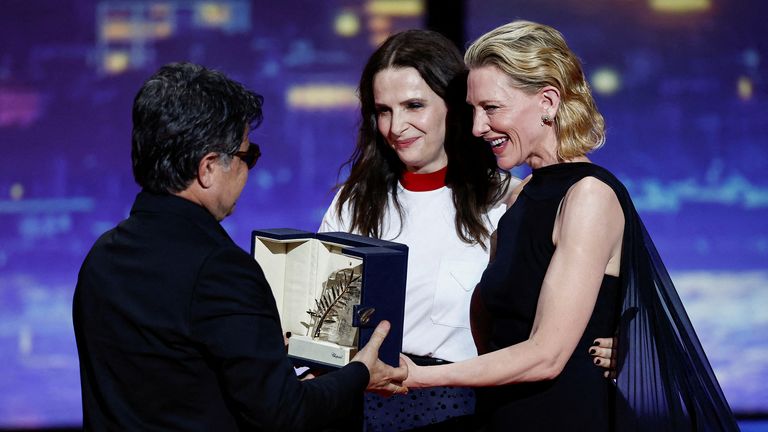 Režisér Jafar Panahi, který obdržel Palme d'Or na 78. filmovém festivalu v Cannes