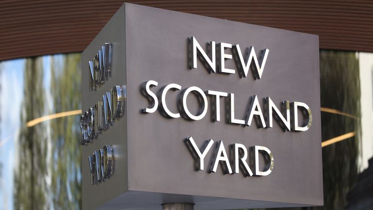 Obecný pohled na New Scotland Yard v centru Londýna, Británie, 25. září 2023. Reuters/Hollie Adams