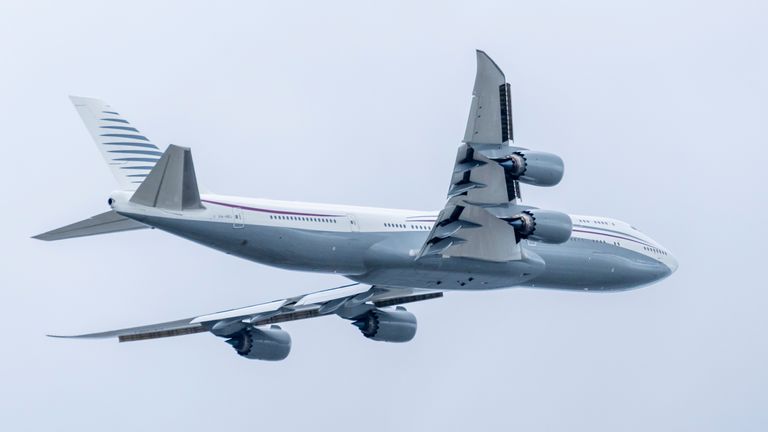 Boeing letoun, který pan Trump cestoval v únoru poté, co vzlétl z letiště na Floridě.  Pic: Ap/Ben Curtis