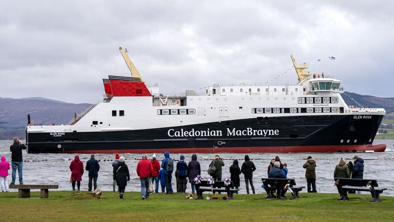 MV Glen Rosa je spuštěna ve Ferguson Marine Port Glasgow Shipyard, označující poprvé, když plavidlo vstoupí do vody. Datum obrázku: Úterý 9. dubna 2024.