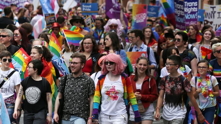 Lidé se účastní Pride Glasgow, skotské lesbické, gay, bisexuální, transgender a intersex (LGBTI) Pride událost v Glasgow. Fotografie sdružení Press Association. Datum obrázku: Sobota 14. července 2018. Viz PA Story Scotland Pride. Foto kredit by si měl přečíst: David Cheskin/PA Wire