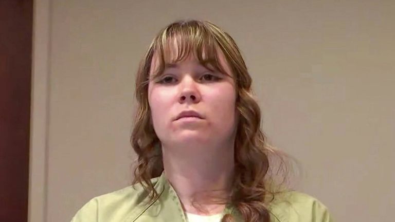 Rust Armourer Hannah Gutierrez Reed uvězněn za nedobrovolné zabití Halyny Hutchins, Santa Fe, Nové Mexiko, USA - 15. dubna 2024 Hannah Gutierrez -reed u soudu dnes, protože je uvězněna 18 měsíců za nedobrovolné zablokování filmu Rust Film ve dnech 21. října 2021 nad filmem Film, Hounina Hounin.    15. dubna 2024