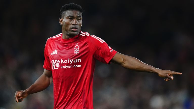 Fotografie souboru ze dne 01-04-2025 z Taiwo Awoniyi Nottingham Forest. Útočník Nottingham Forest Taiwo Awoniyi byl zařazen do indukovaného kómatu, který napomáhá jeho zotavení z naléhavé břišní chirurgie, které tisková agentura PA chápe. Datum vydání: Úterý 13. května 2025.