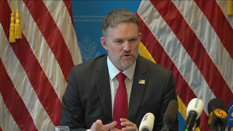 Po rozhovorech s čínskými úředníky v Ženevě americký ministr financí Scott Bessent oznámil, že byla dohoda o 90denní pauza o opatřeních.