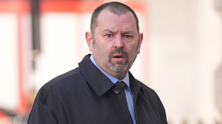 PC Stephen Smith dorazí k Magistrátnímu soudu Westminster. Pic: Pa