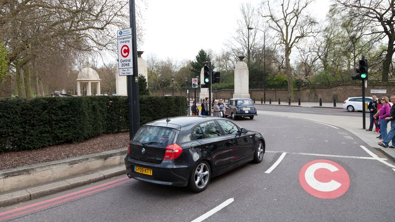 Poplatek za přetížení se vztahuje na centrální Londýn. Pic: Tfl