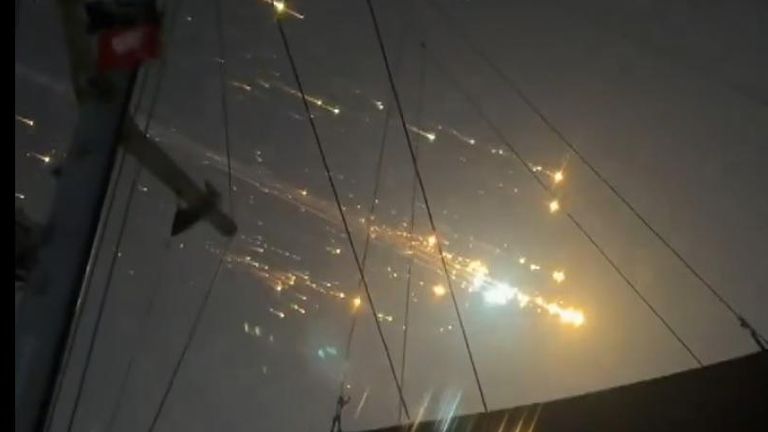 SpaceX raketové trosky viděné na Karibiku