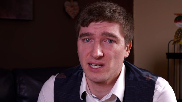 Matthew, bývalý vězeňský důstojník