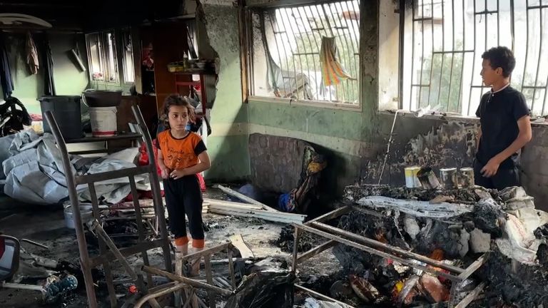 Izraelské údery přes noc a do dnešního rána zabily podle palestinských zdravotních úředníků nejméně 60 lidí po celé Gaze.