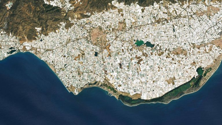 Almeria's 'Sea of ​​Greenhouse' jsou viditelné z vesmíru. Pic: NASA