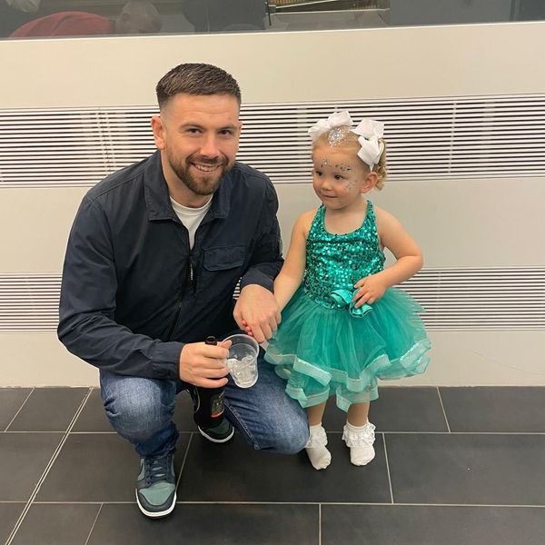 Greg mniši se svou dcerou